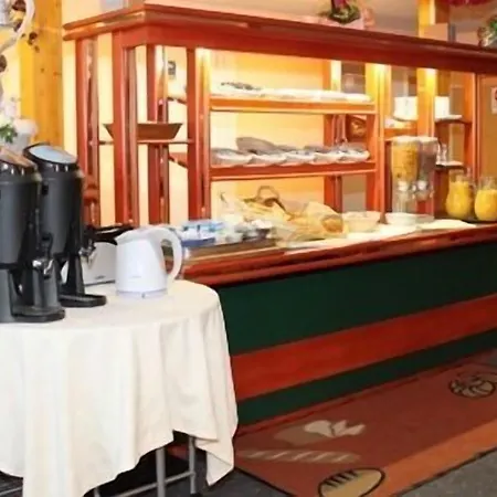 Quick Palace Lyon Saint-priest Hotel *