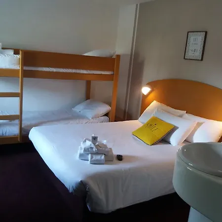 Quick Palace Lyon Saint-priest Отель *